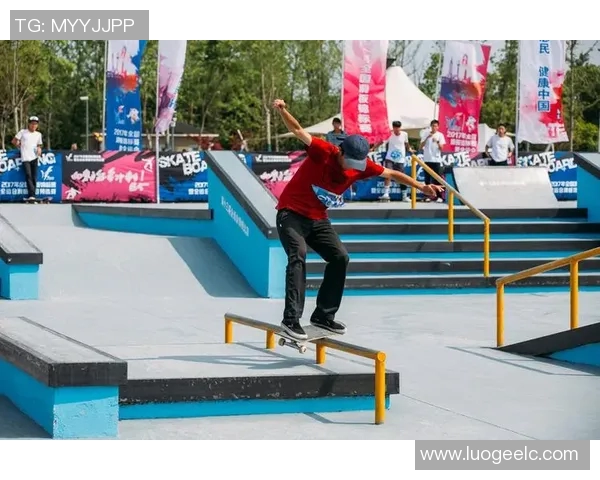 成都滑板队与深圳滑板队赛后复盘战术分析与精彩瞬间回顾 成都滑板队与深圳滑板队赛后复盘战术分析与精彩瞬间回顾